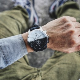 Meeste käekell - musta valgega